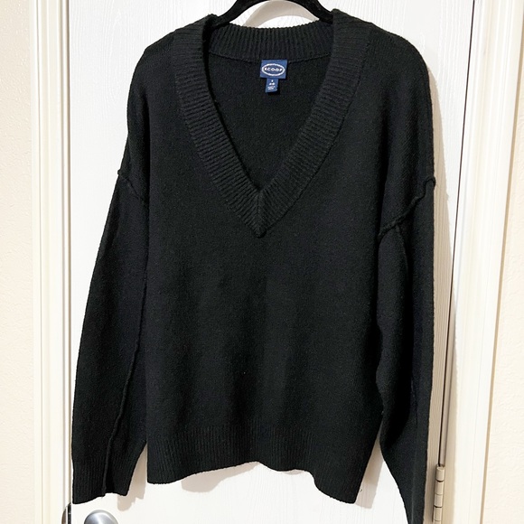 [Scoop] Black V-Neck Pullover Sweater - Picture 1 of 9